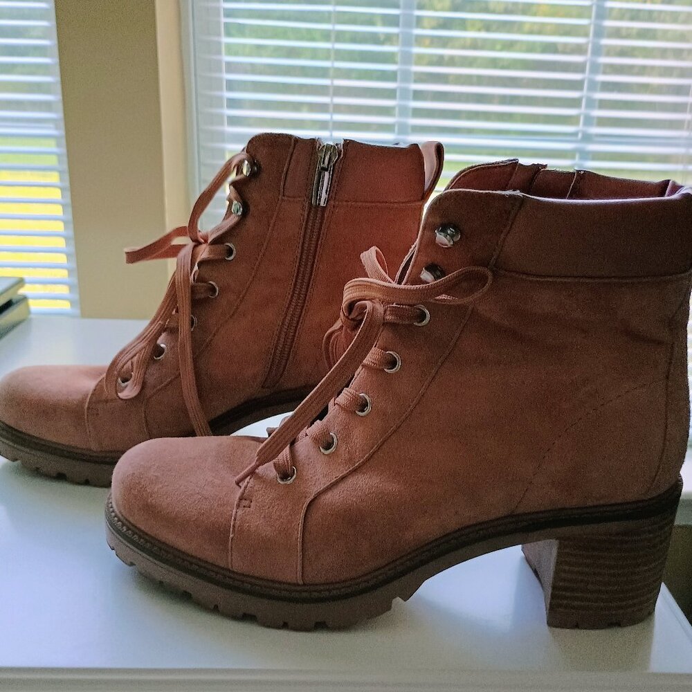 VINCE CAMUTO SUEDE PINK LACE UP COMBAT BOOTS-SIZE 8 1/2 M